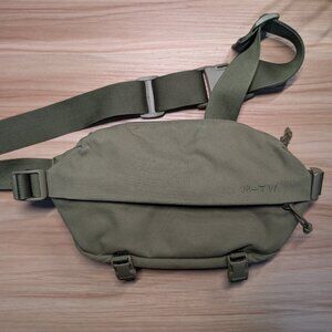 Moment | Fanny Sling 2L - Olive Green
